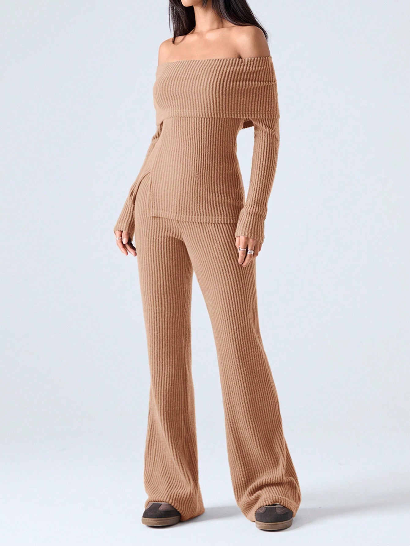 "SereniSet™ Off-Shoulder Ribbed Lounge Set – Grace in Every Step"