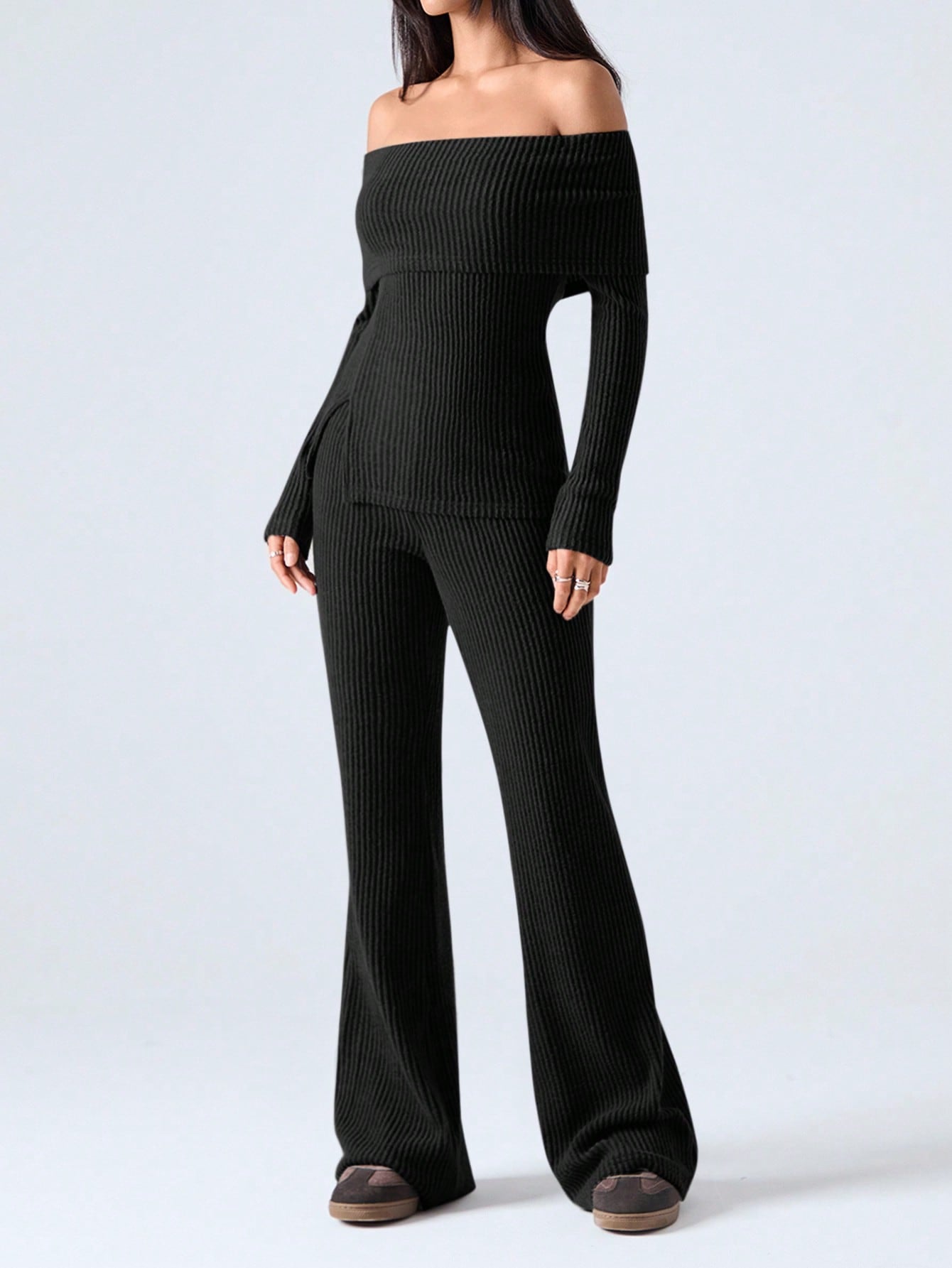 "SereniSet™ Off-Shoulder Ribbed Lounge Set – Grace in Every Step"