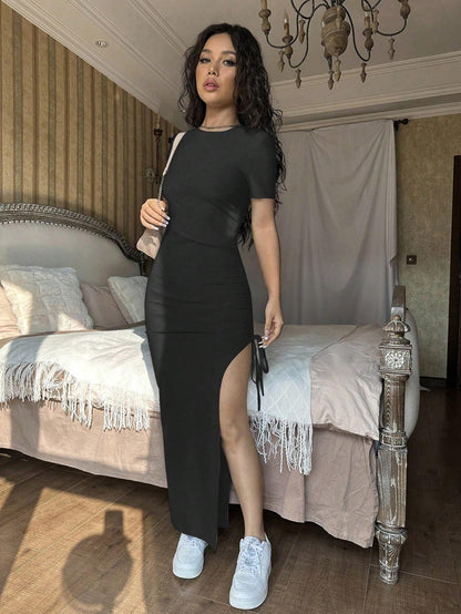 "SideGlow™ Bodycon Maxi Dress – Effortless Elegance with a Bold Edge"
